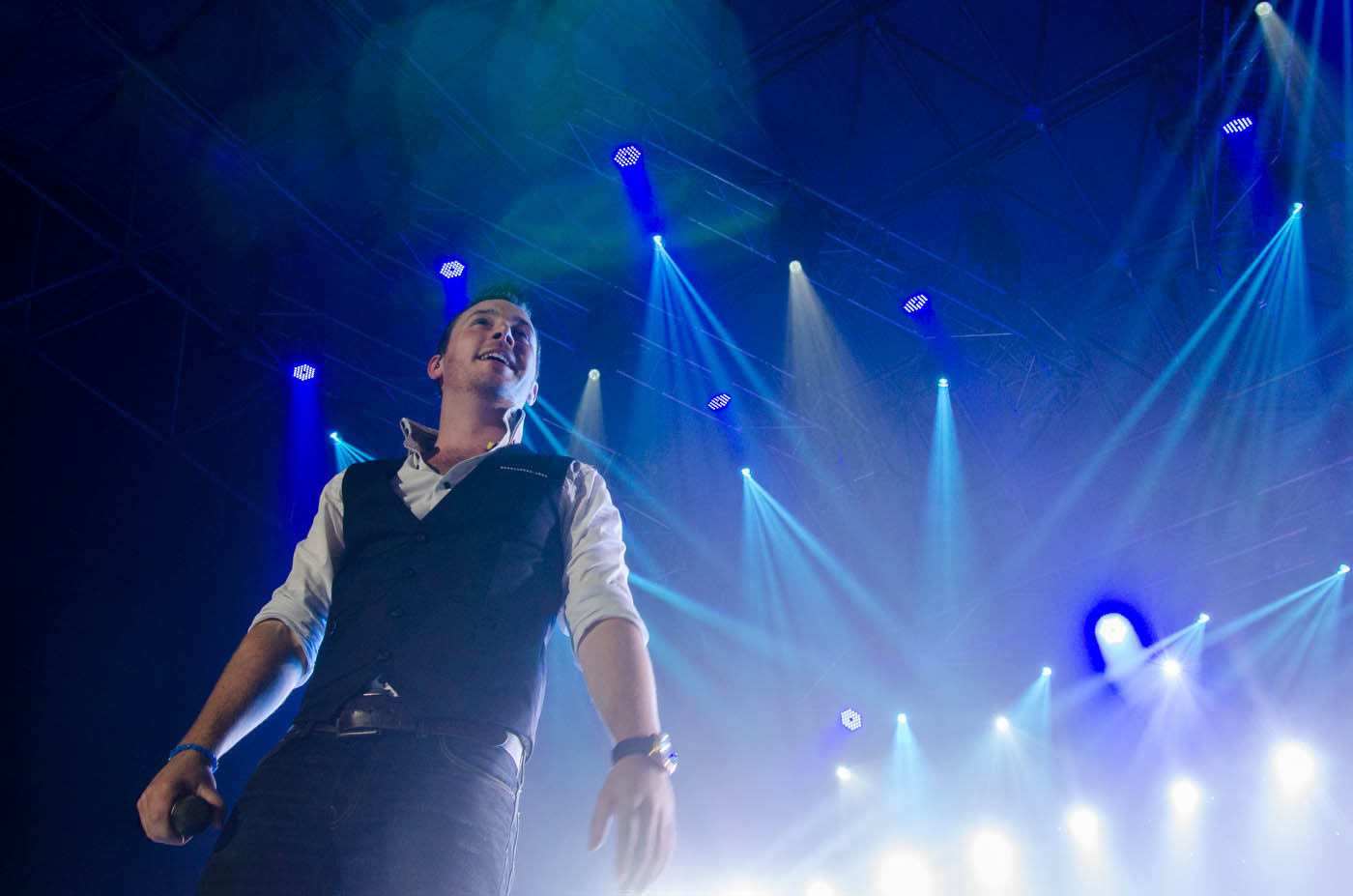 Conor biddle lighting nathan carter at the marquee cork by sean